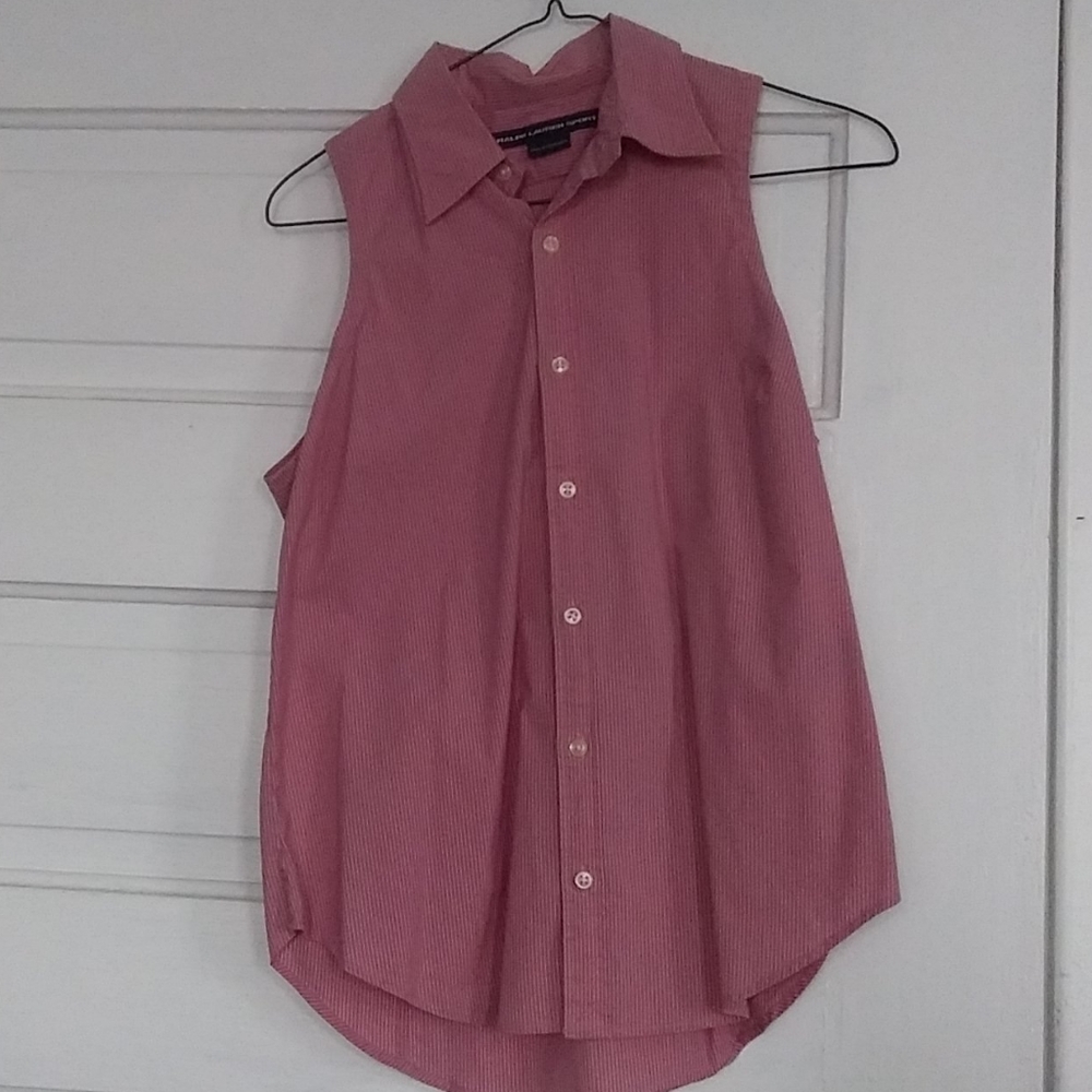 Sleveless button up top
